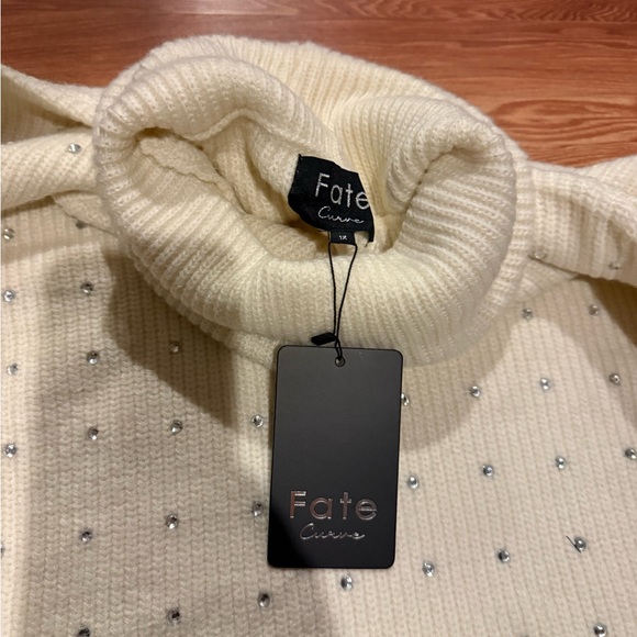 FATE sweater - Picture 6 of 7